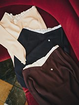フリルネックVネックリブニットTOPS